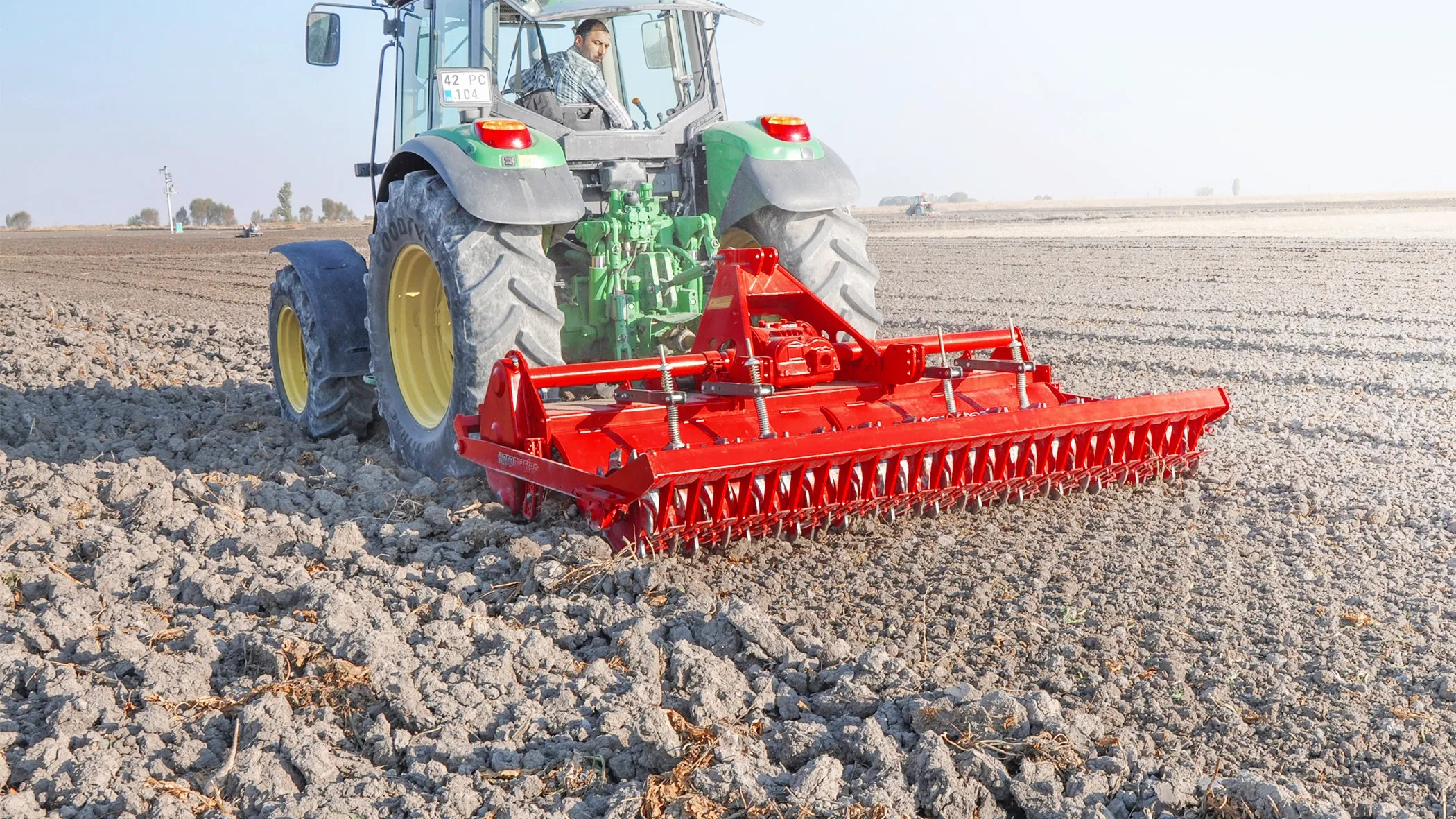 Power harrow gearbox in operation