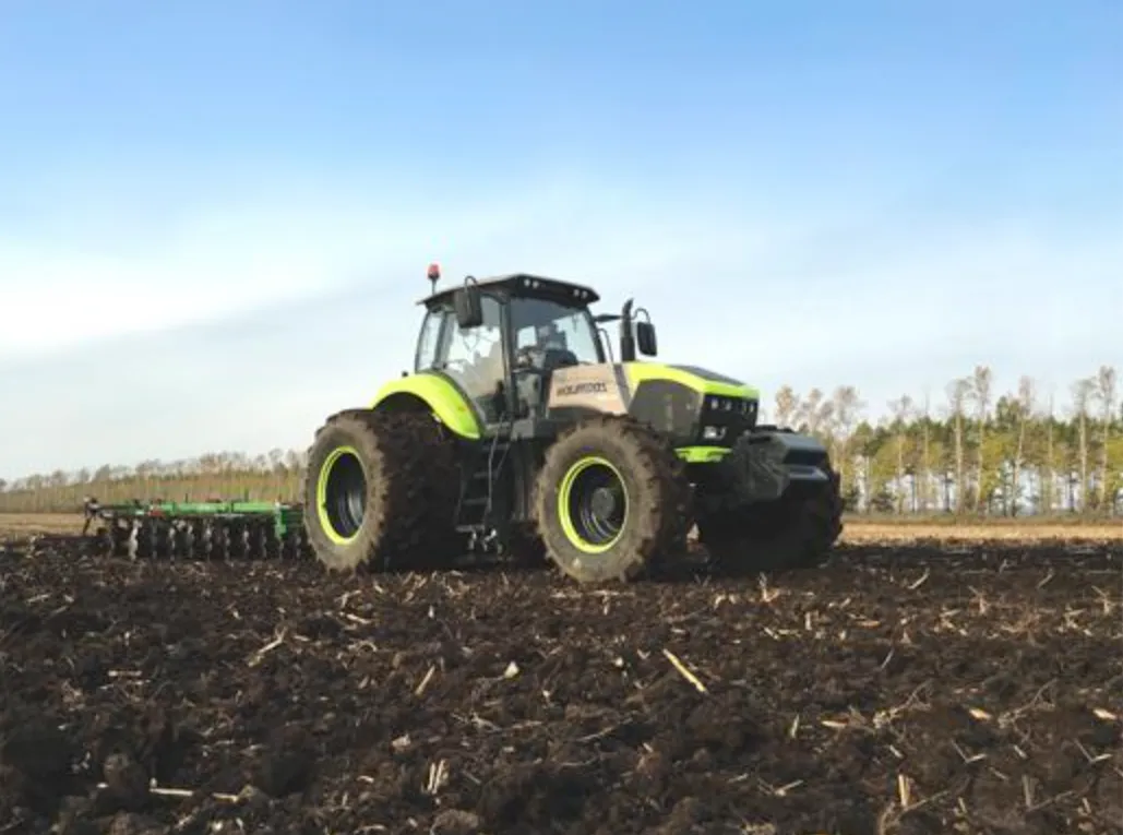 Paddy field gearbox in operation